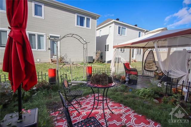 18 Darvoy Mews, Townhouse with 3 bedrooms, 3 bathrooms and 2 parking in Ottawa ON | Image 29