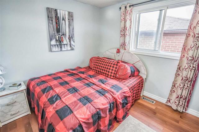 157 Hupfield Tr, House detached with 4 bedrooms, 4 bathrooms and 6 parking in Toronto ON | Image 26