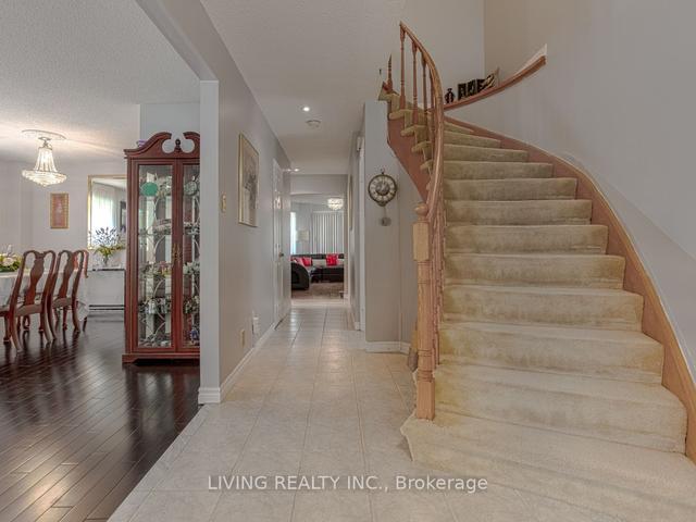 72 Beck Dr, House detached with 4 bedrooms, 3 bathrooms and 4 parking in Markham ON | Image 2
