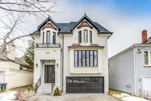 39 Stafford Rd, House detached with 4 bedrooms, 5 bathrooms and 6 parking in Toronto ON | Image 1