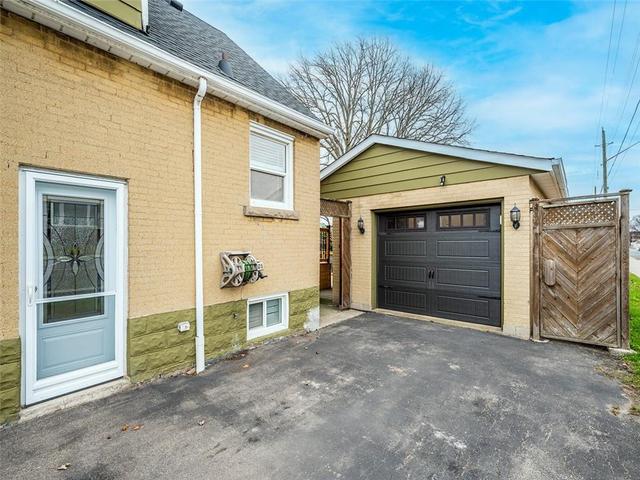 301 East 16th Street, House detached with 4 bedrooms, 2 bathrooms and 2 parking in Hamilton ON | Image 32