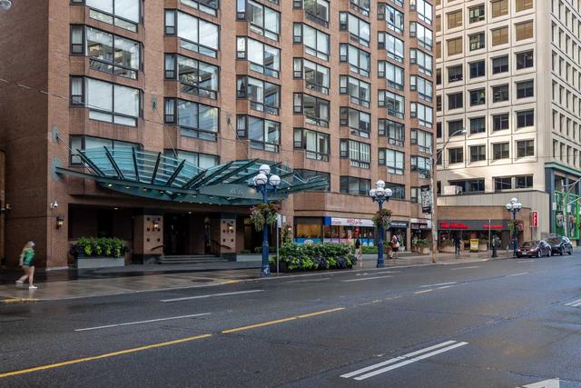 1301 - 1166 Bay St, Condo with 2 bedrooms, 2 bathrooms and 1 parking in Toronto ON | Image 30