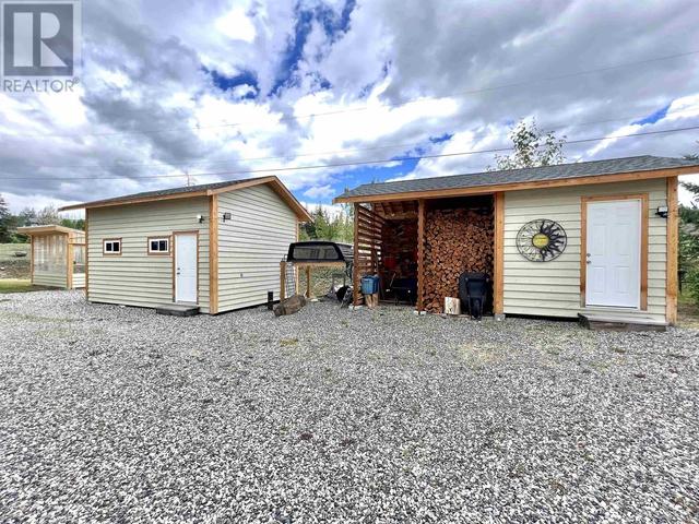 2902 Gold Digger Drive, House detached with 3 bedrooms, 3 bathrooms and null parking in Cariboo F BC | Image 9