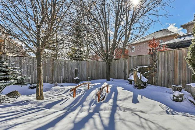 750 Joe Persechini Dr, House attached with 3 bedrooms, 3 bathrooms and 3 parking in Newmarket ON | Image 14