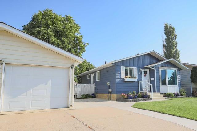 181 Purdue Court W, House detached with 4 bedrooms, 2 bathrooms and 3 parking in Lethbridge AB | Image 2