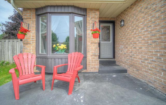 830 Red Maple Crt, House detached with 3 bedrooms, 4 bathrooms and 4 parking in Whitby ON | Image 12