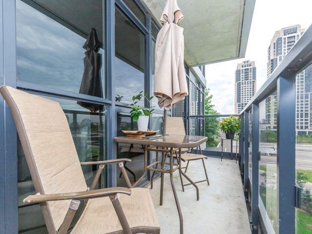 507 - 1 Valhalla Inn Rd, Condo with 2 bedrooms, 1 bathrooms and 2 parking in Toronto ON | Image 3
