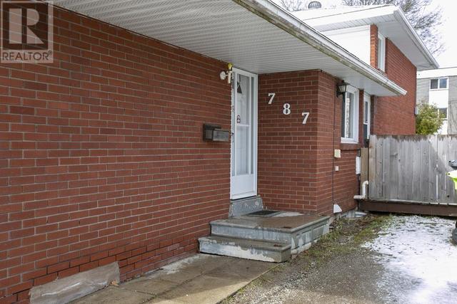 787 Pine St, House semidetached with 4 bedrooms, 1 bathrooms and null parking in Sault Ste. Marie ON | Image 2