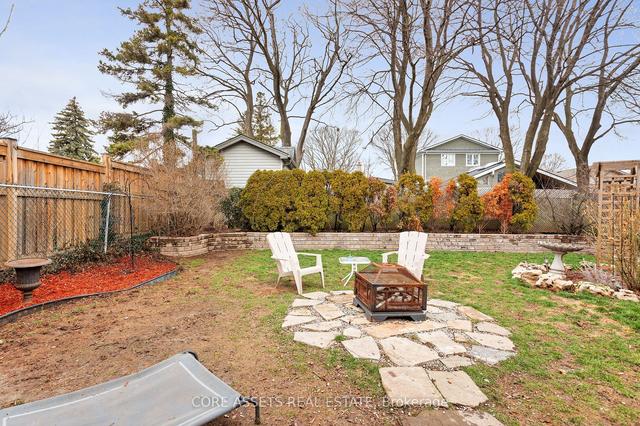 26 Paragon Rd, House detached with 3 bedrooms, 2 bathrooms and 4 parking in Toronto ON | Image 11