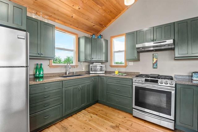 2 Is 20 Island, House detached with 2 bedrooms, 2 bathrooms and 6 parking in Georgian Bay ON | Image 12