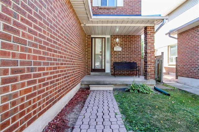48 Summertime Crt, House detached with 3 bedrooms, 2 bathrooms and 3 parking in Brampton ON | Image 12