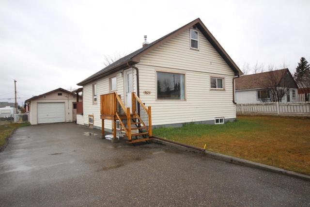 9625 13 Street, House detached with 2 bedrooms, 2 bathrooms and 1 parking in Dawson Creek BC | Image 1