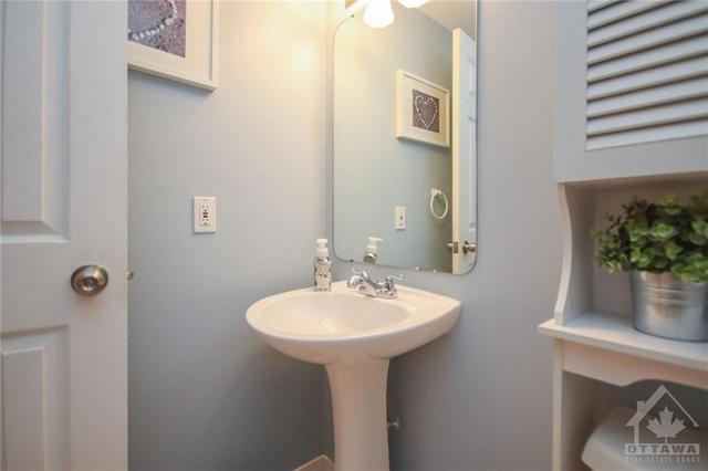 41 Grenadier Way, Townhouse with 3 bedrooms, 3 bathrooms and 4 parking in Ottawa ON | Image 22