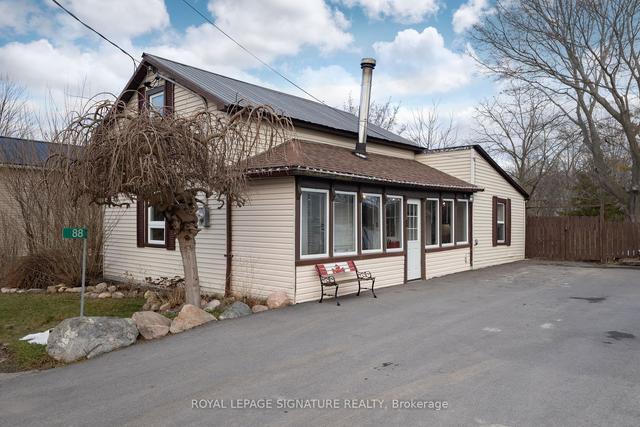 88 Consecon Main St, House detached with 2 bedrooms, 1 bathrooms and 4 parking in Prince Edward County ON | Image 1