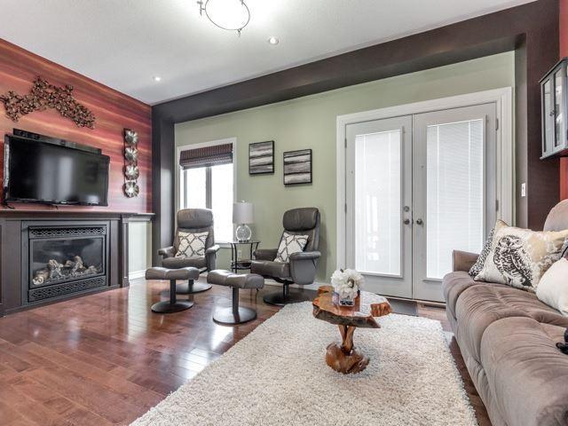 80 Bagnell Cres, House attached with 3 bedrooms, 3 bathrooms and 2 parking in Clarington ON | Image 2