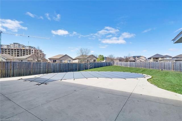 1568 Noah Bend, House detached with 4 bedrooms, 2 bathrooms and 4 parking in London ON | Image 32