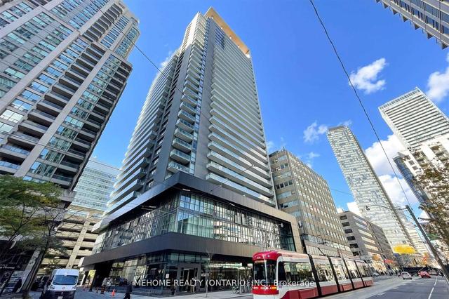 813 - 770 Bay St, Condo with 2 bedrooms, 2 bathrooms and 1 parking in Toronto ON | Image 1