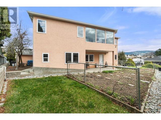 1531 Lawrence Avenue, House detached with 4 bedrooms, 3 bathrooms and 8 parking in Kelowna BC | Image 51