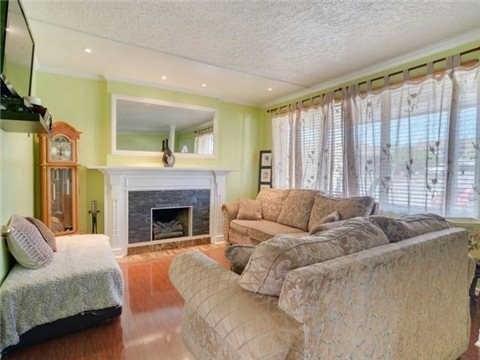 21 Kenora Cres, House detached with 2 bedrooms, 3 bathrooms and 4 parking in Toronto ON | Image 2