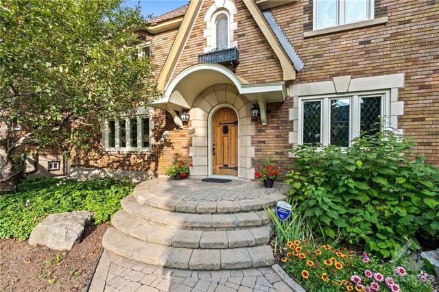 13 Monkland Avenue, House detached with 5 bedrooms, 4 bathrooms and 2 parking in Ottawa ON | Image 2