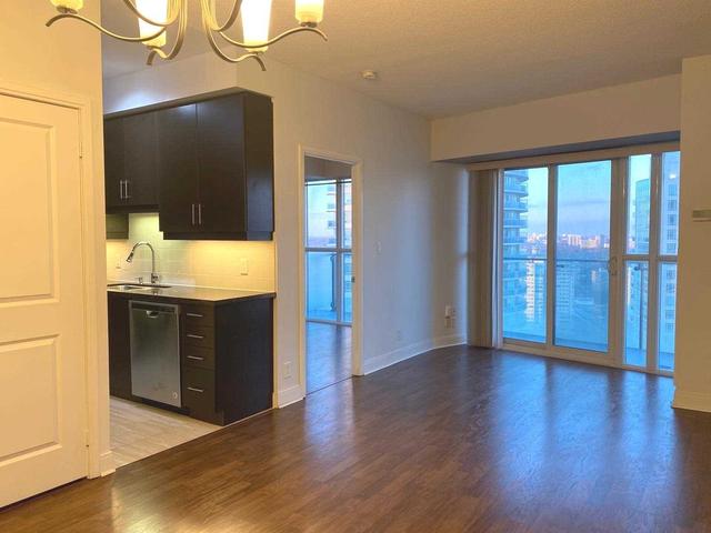 2303 - 50 Absolute Ave, Condo with 2 bedrooms, 1 bathrooms and 1 parking in Mississauga ON | Image 9