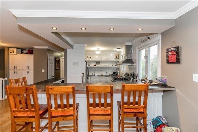 2291 Lynn St, House detached with 3 bedrooms, 3 bathrooms and 4 parking in Innisfil ON | Image 4
