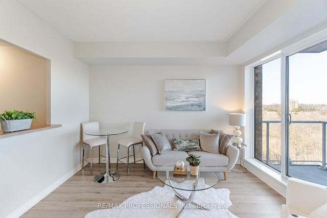 812 - 350 Mill Rd, Condo with 1 bedrooms, 1 bathrooms and 1 parking in Toronto ON | Image 2