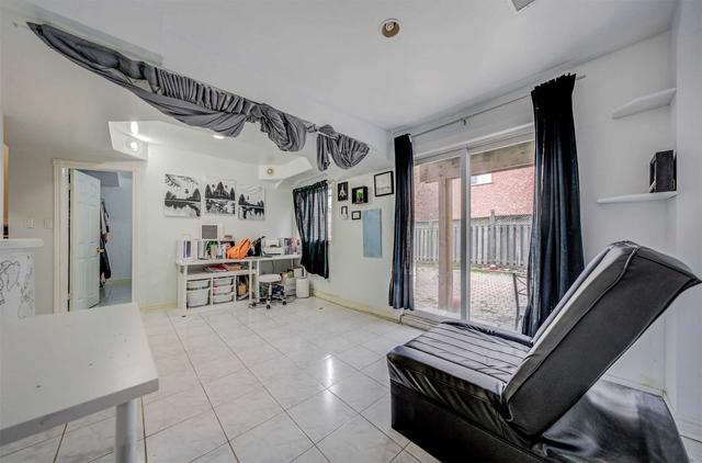 30 Manda Dr, House detached with 4 bedrooms, 4 bathrooms and 6 parking in Vaughan ON | Image 30