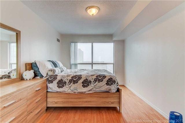 1004 - 2550 Lawrence Ave E, Condo with 2 bedrooms, 2 bathrooms and 1 parking in Toronto ON | Image 5