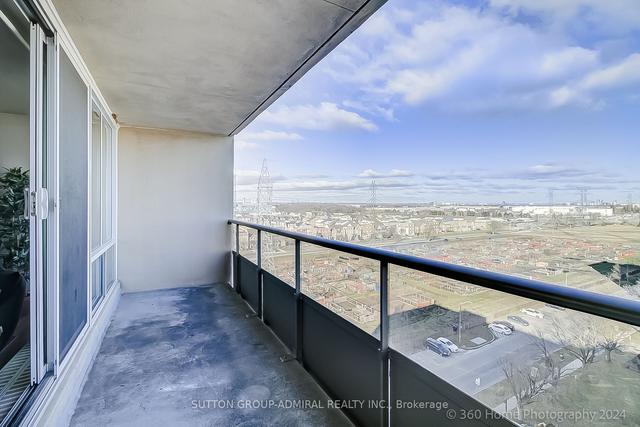 1104 - 31 Four Winds Dr, Condo with 3 bedrooms, 2 bathrooms and 1 parking in Toronto ON | Image 2