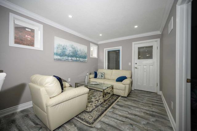 219 Hess St S, House detached with 3 bedrooms, 2 bathrooms and 4 parking in Hamilton ON | Image 6