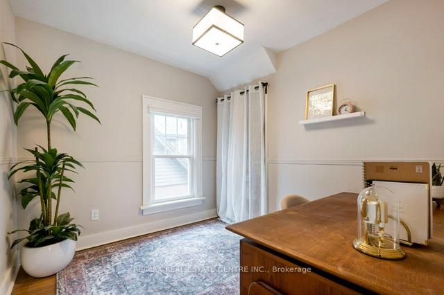 12 Southampton St, House detached with 3 bedrooms, 2 bathrooms and 2 parking in Guelph ON | Image 6