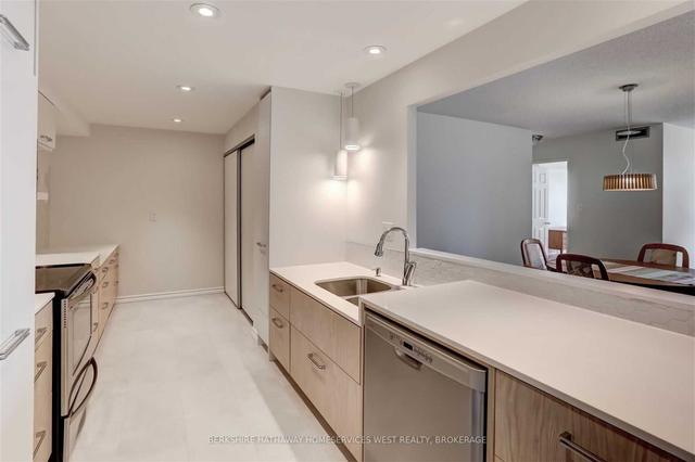438 - 22 Southport St, Condo with 2 bedrooms, 2 bathrooms and 1 parking in Toronto ON | Image 15