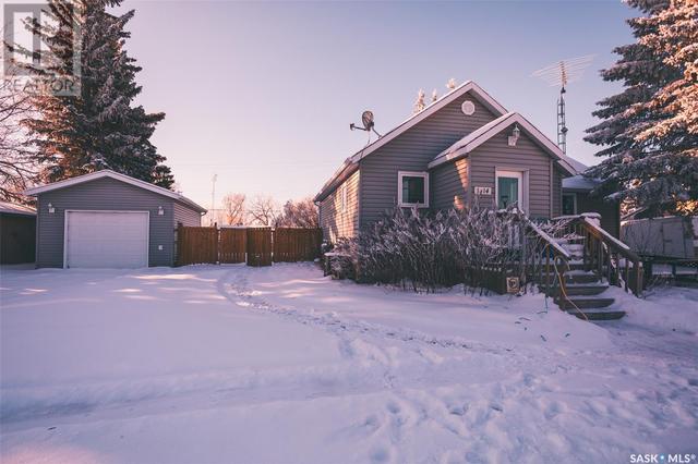 1414 2nd Avenue, House detached with 3 bedrooms, 1 bathrooms and null parking in Edam SK | Image 1