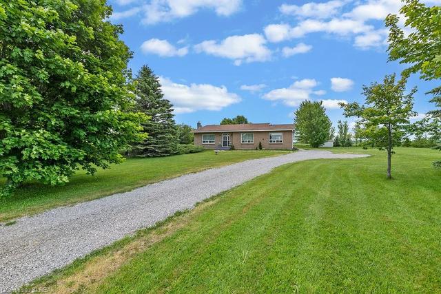 982 Woodville Road, House detached with 5 bedrooms, 2 bathrooms and null parking in Kawartha Lakes ON | Image 1