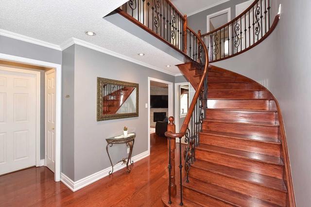5 Cavendish Crt, House detached with 4 bedrooms, 4 bathrooms and 8 parking in Vaughan ON | Image 37
