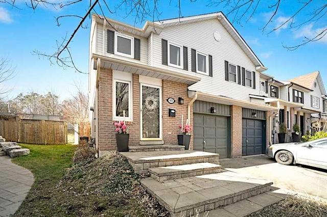 855 Sweetwater Cres, House attached with 3 bedrooms, 3 bathrooms and 3 parking in Mississauga ON | Image 1