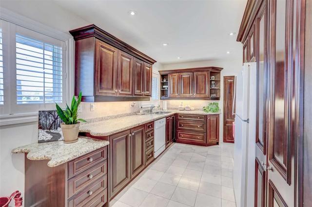 59 Katherine Rd, House detached with 4 bedrooms, 3 bathrooms and 8 parking in Toronto ON | Image 3
