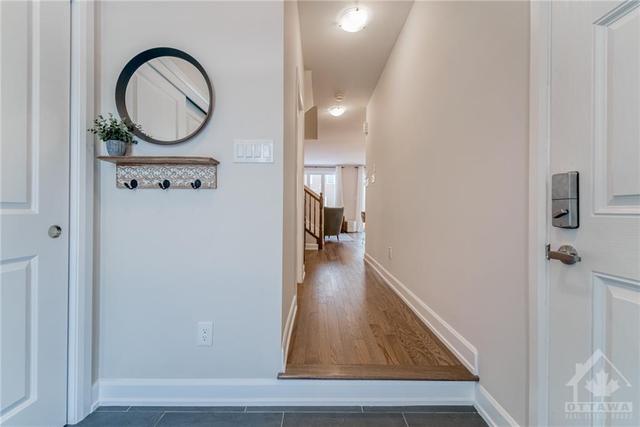 23 Damselfish Walk, Townhouse with 3 bedrooms, 3 bathrooms and 3 parking in Ottawa ON | Image 3