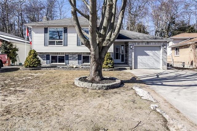 42 Innisbrook Drive, House detached with 4 bedrooms, 2 bathrooms and 5 parking in Wasaga Beach ON | Image 3