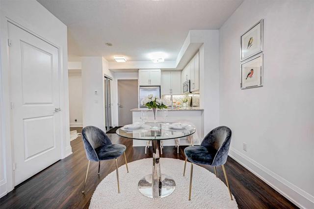 611 - 2 Old Mill Dr, Condo with 1 bedrooms, 1 bathrooms and 1 parking in Toronto ON | Image 7