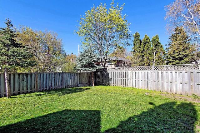 18 Friar Tuck Rd, House semidetached with 3 bedrooms, 2 bathrooms and 4 parking in Markham ON | Image 22