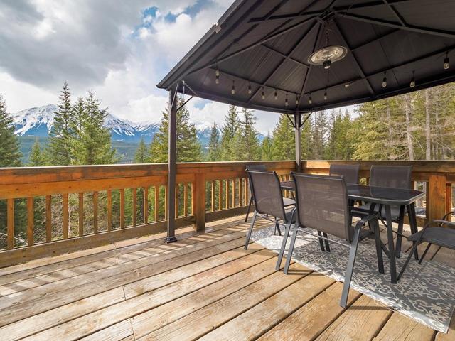 2360 Trans Canada Highway N, House detached with 4 bedrooms, 2 bathrooms and null parking in Columbia Shuswap A BC | Image 27