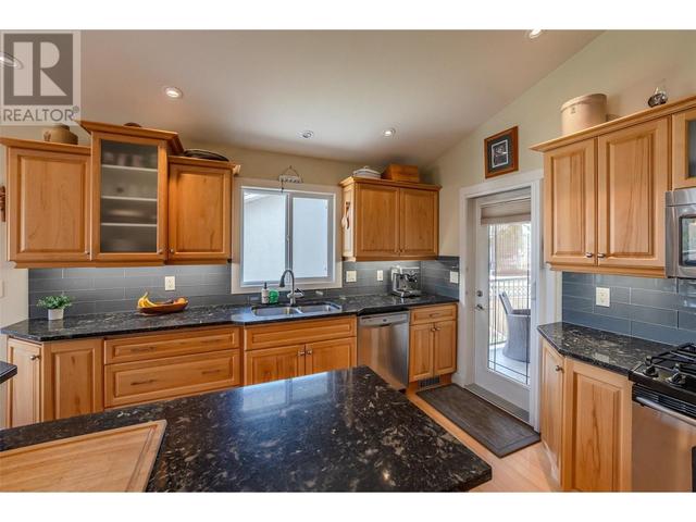 136 Westview Drive, House detached with 4 bedrooms, 3 bathrooms and 2 parking in Penticton BC | Image 17