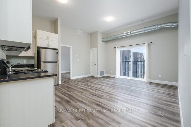 510 - 501 Frontenac St, Condo with 2 bedrooms, 1 bathrooms and 0 parking in Kingston ON | Image 2