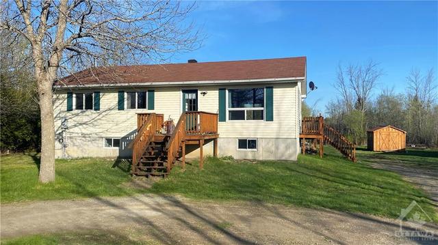 1341 Matheson Drive, House detached with 3 bedrooms, 1 bathrooms and 10 parking in Montague ON | Image 2