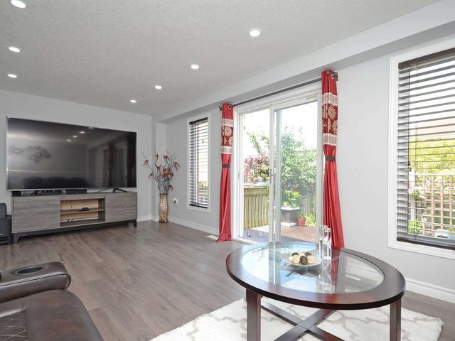 337 Mountain Laurel Cres, House detached with 3 bedrooms, 3 bathrooms and 3 parking in Kitchener ON | Image 5