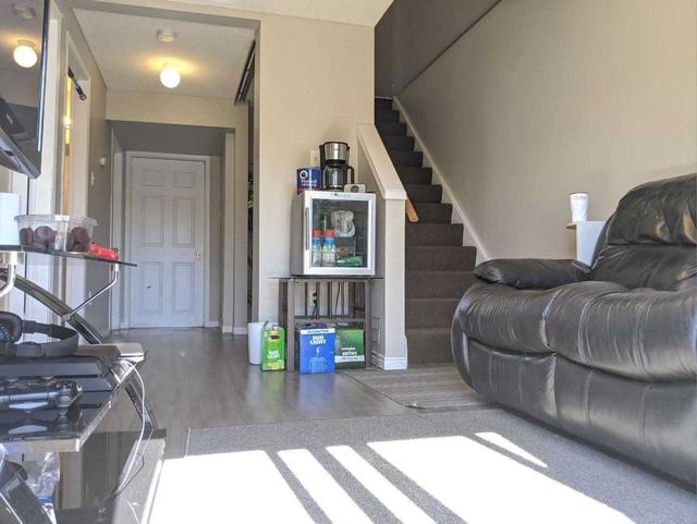 30 - 190 Fleming Dr, Townhouse with 3 bedrooms, 3 bathrooms and 1 parking in London ON | Image 3