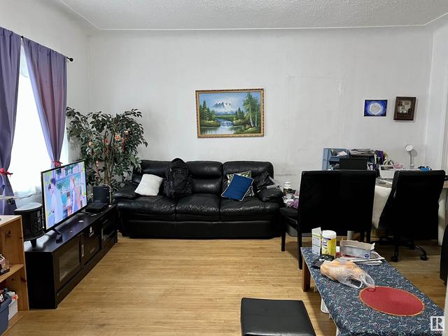 10564 92 St Nw, House detached with 2 bedrooms, 1 bathrooms and 1 parking in Edmonton AB | Image 7