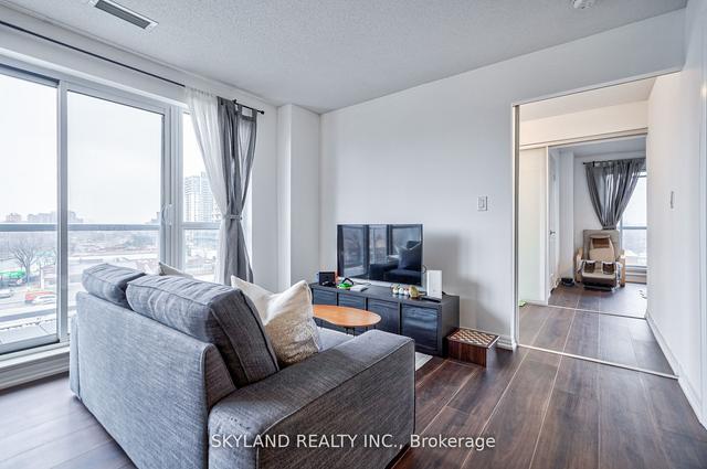 306 - 30 Heron's Hill Way, Condo with 2 bedrooms, 2 bathrooms and 1 parking in Toronto ON | Image 3